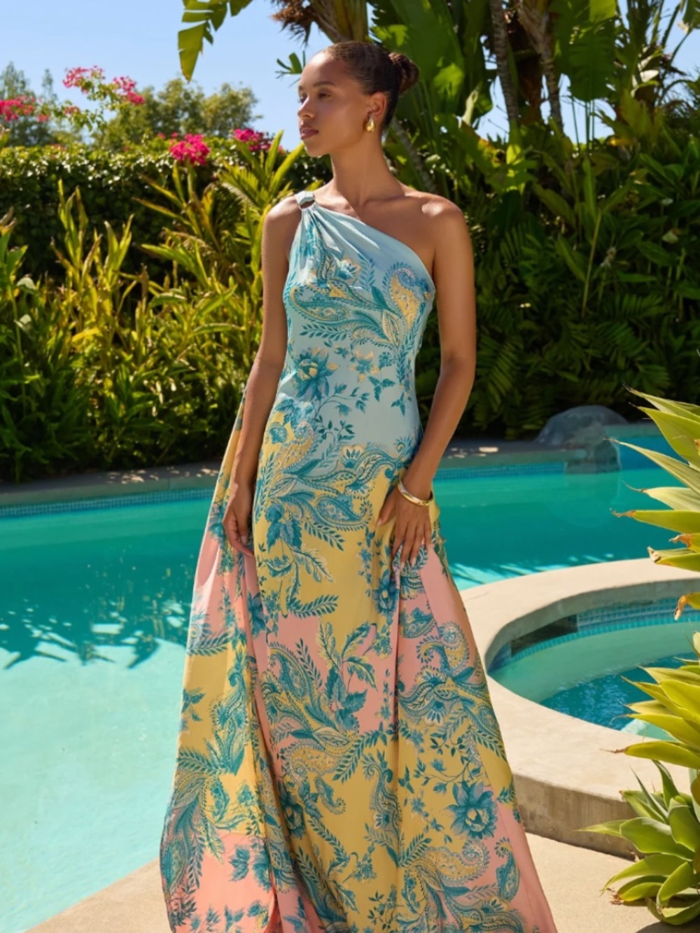 Hemant & Nandita One Shoulder Dress - Picture 4 of 9